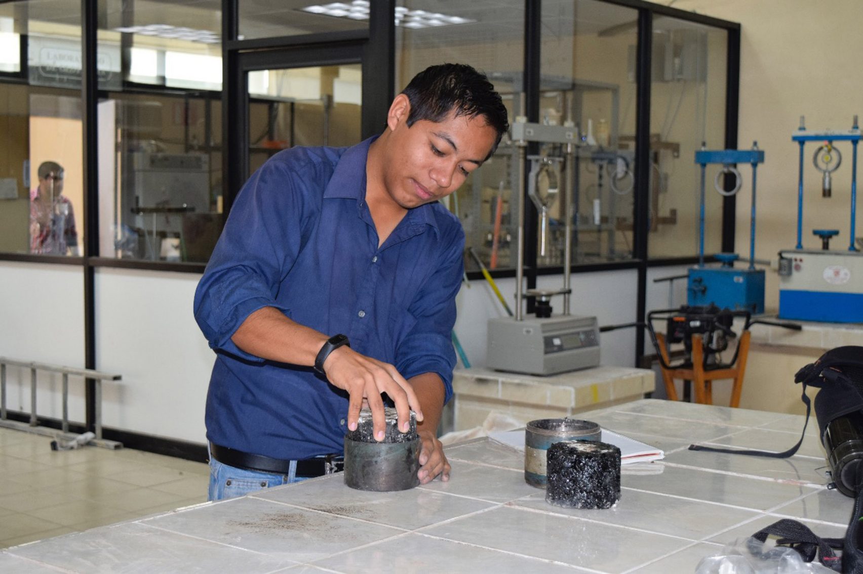 self-segenerating road pavement